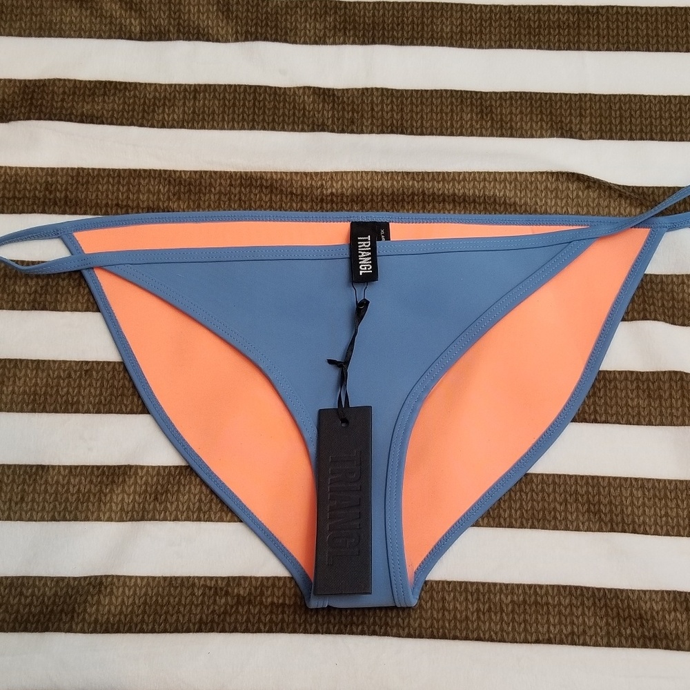 Blue side-tie Triangle bottoms.  Sz XL NWT